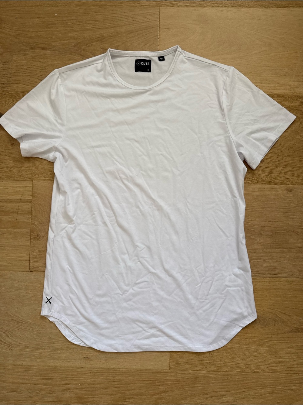New Cuts Curve Hem T-Shirt in White